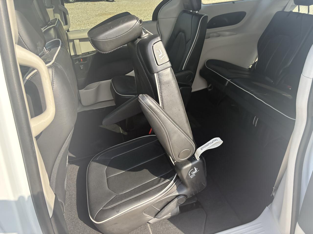 Chrysler Pacifica Limited FWD 2024