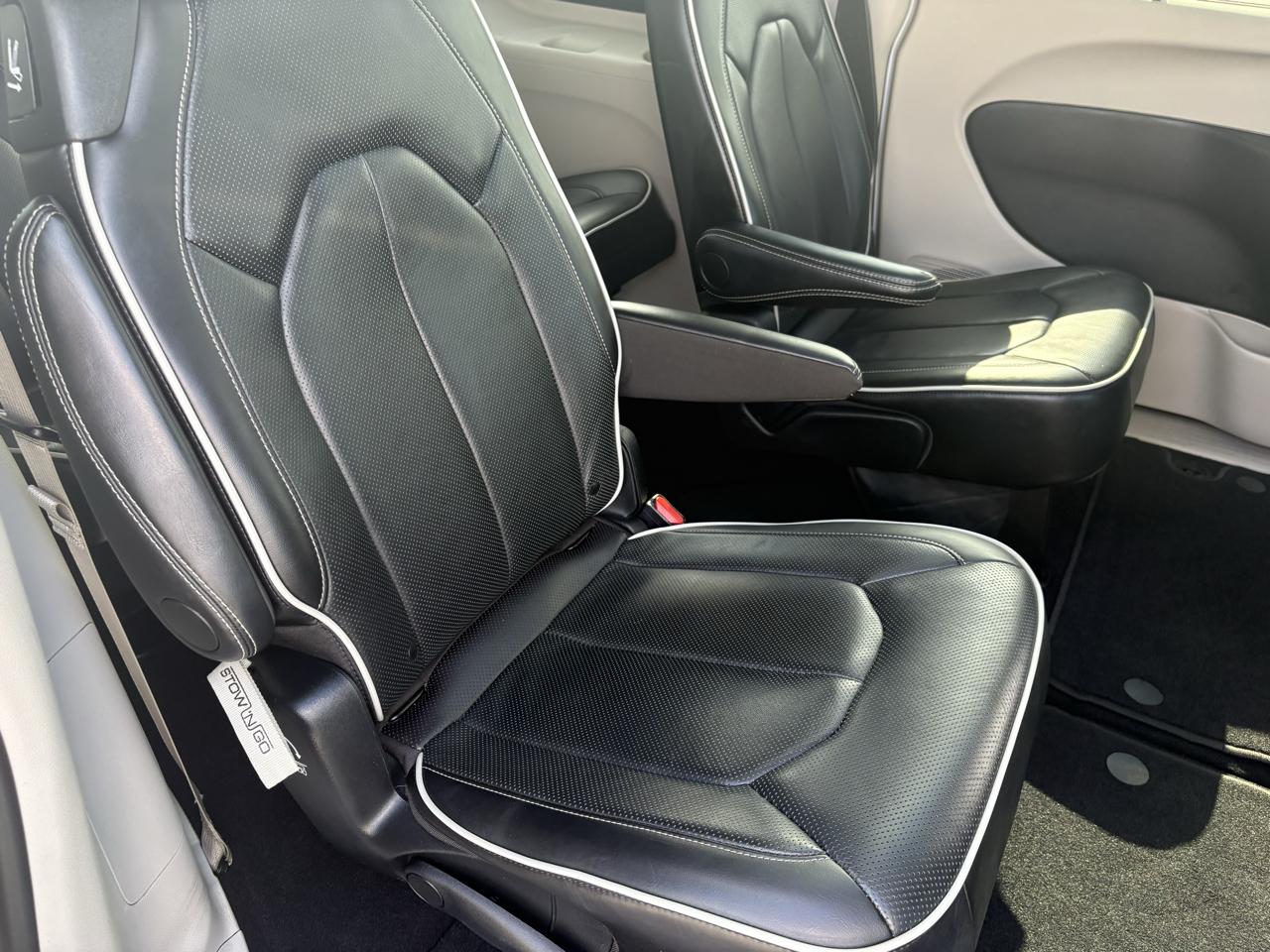 Chrysler Pacifica Limited FWD 2024
