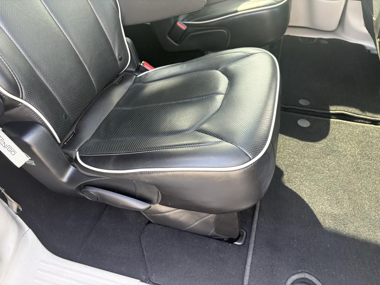 Chrysler Pacifica Limited FWD 2024