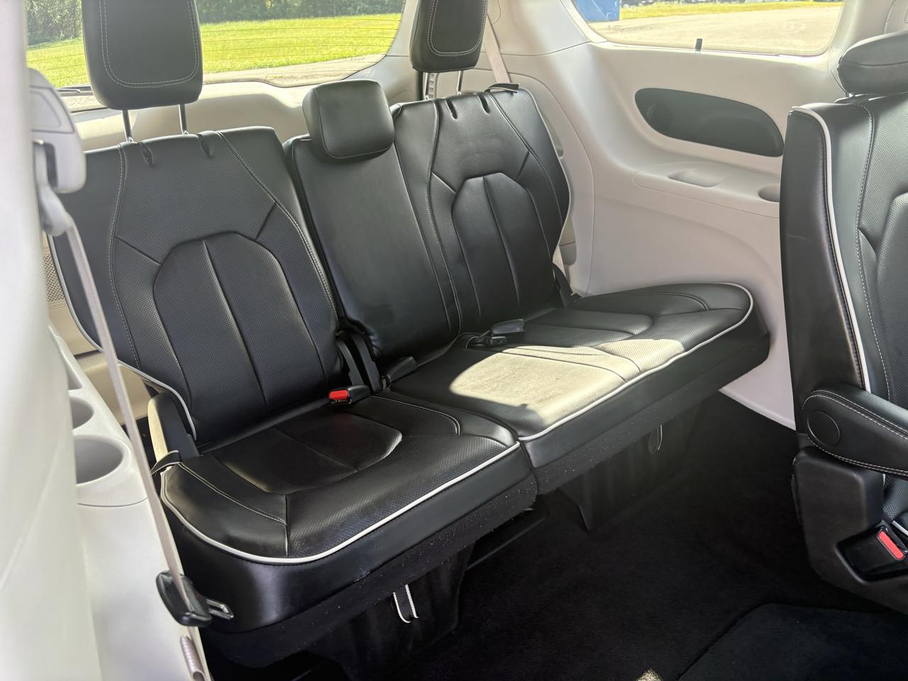 Chrysler Pacifica Limited FWD 2024