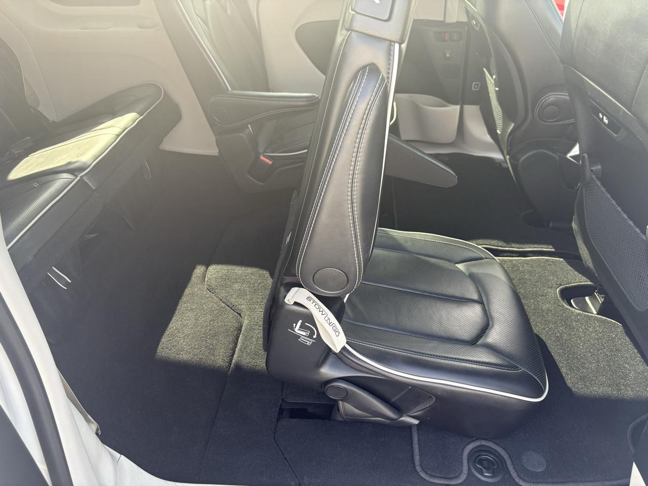 Chrysler Pacifica Limited FWD 2024