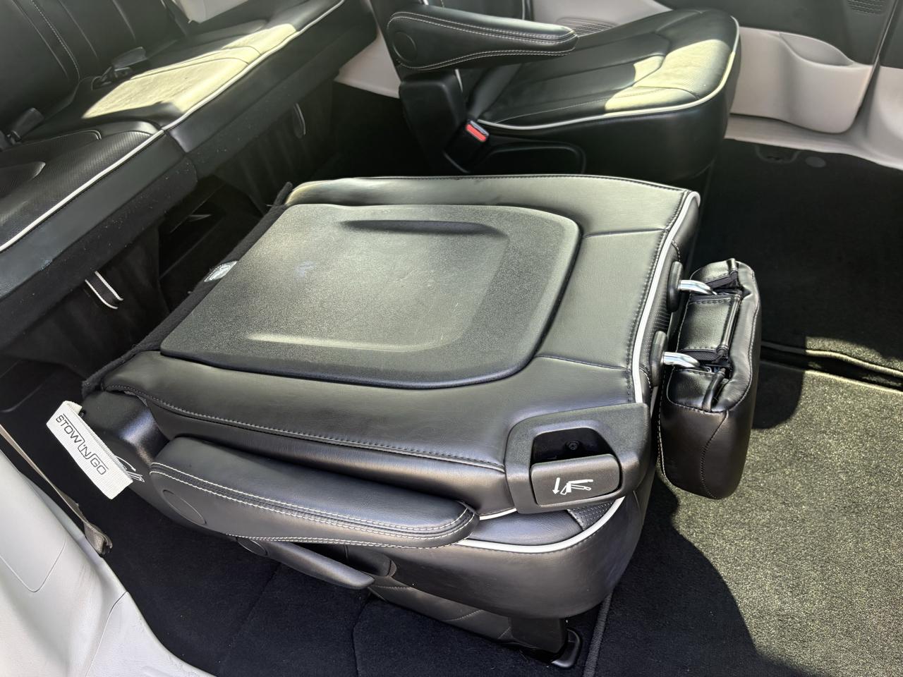 Chrysler Pacifica Limited FWD 2024