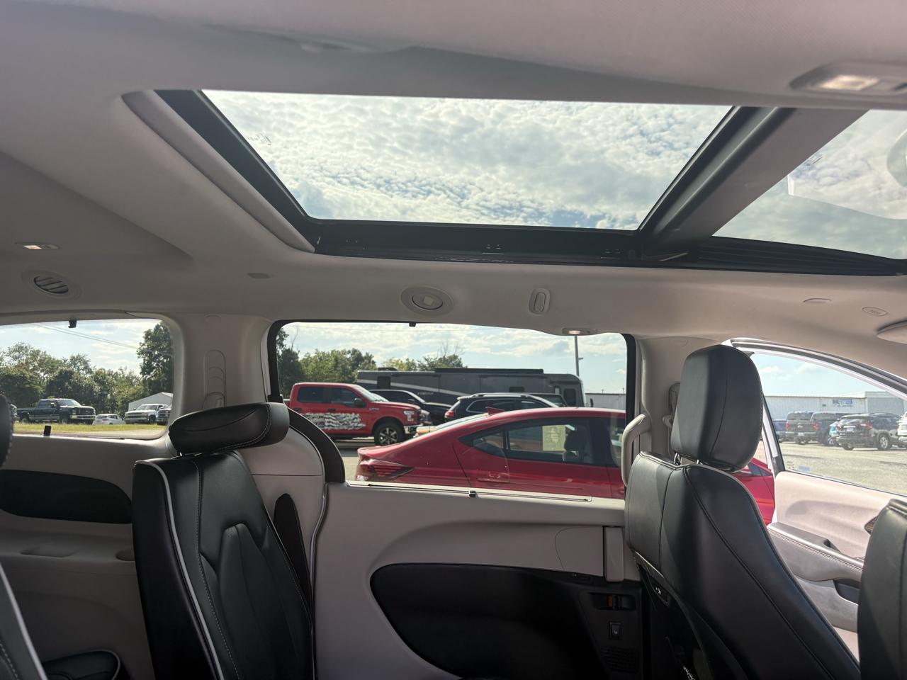Chrysler Pacifica Limited FWD 2024
