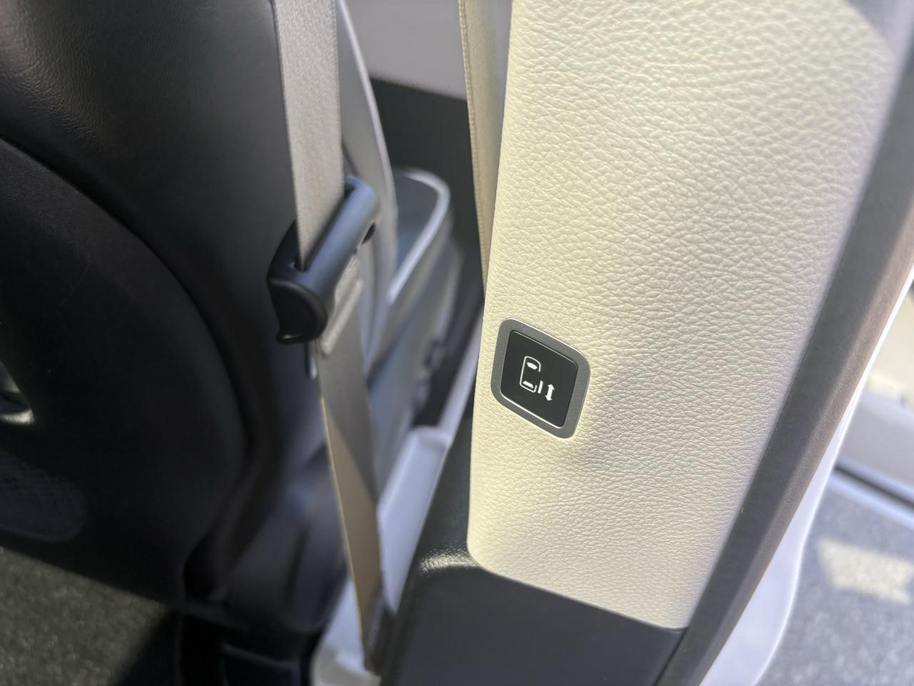 Chrysler Pacifica Limited FWD 2024