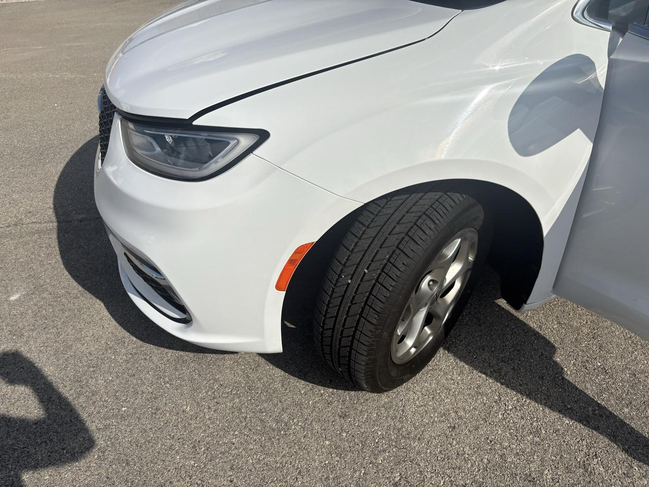 Chrysler Pacifica Limited FWD 2024
