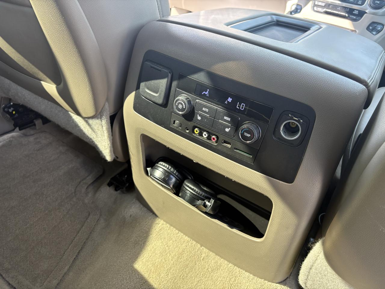 GMC Yukon 4WD 4dr SLT 2015