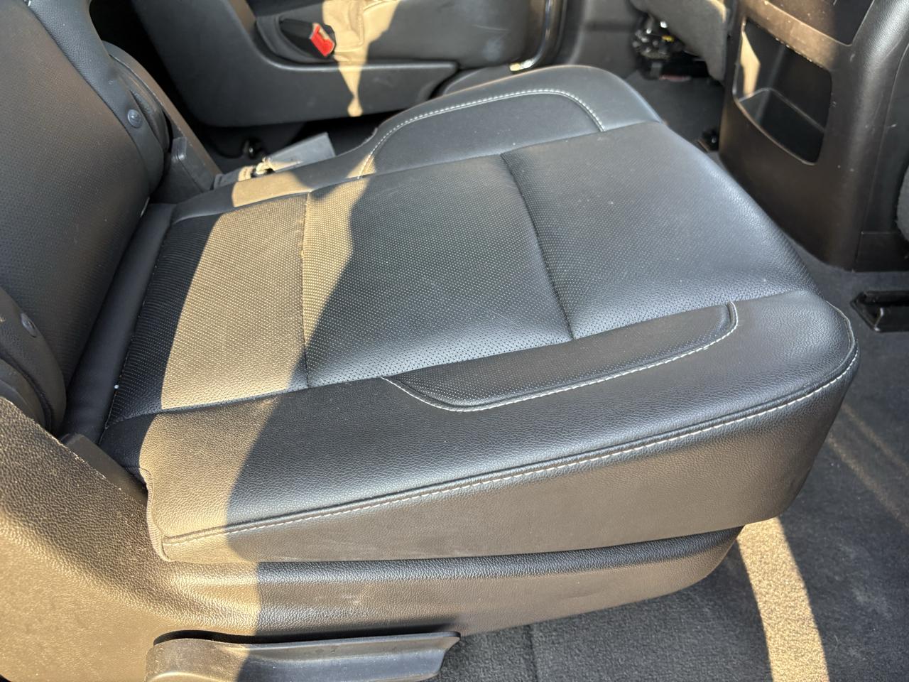 Chevrolet Suburban 4WD 4dr 1500 Premier 2019