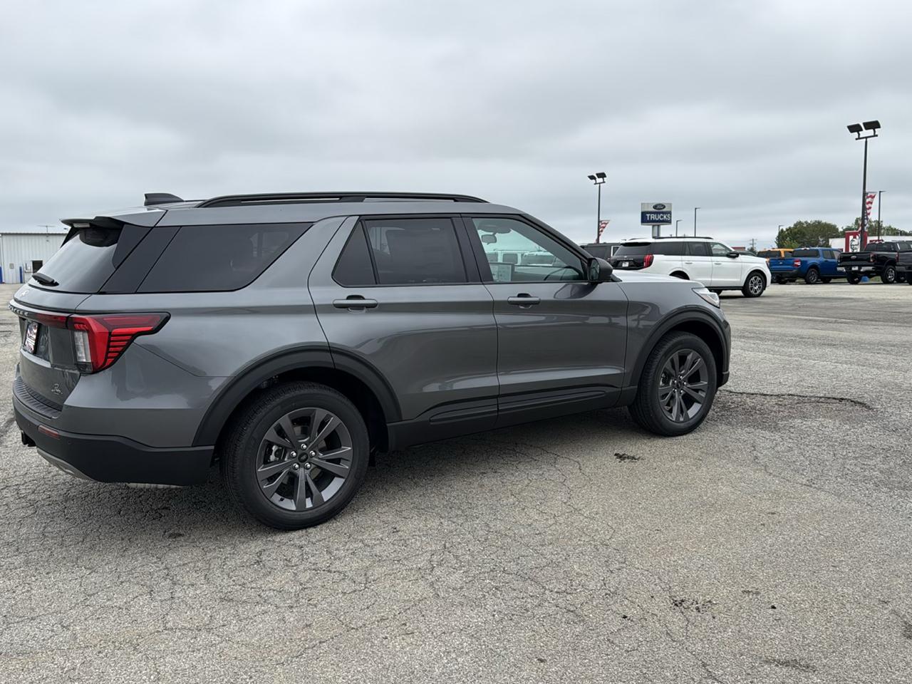 Ford Explorer Active w/100A Pkg 4WD 2027