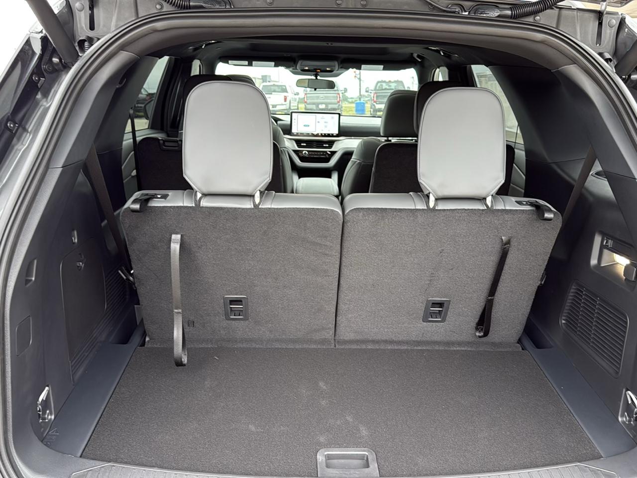 Ford Explorer Active w/100A Pkg 4WD 2027
