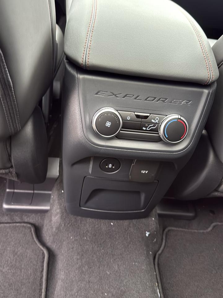 Ford Explorer Active w/100A Pkg 4WD 2027