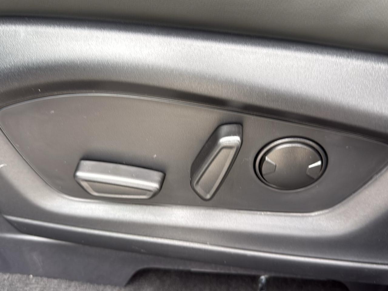 Ford Explorer Active w/100A Pkg 4WD 2027