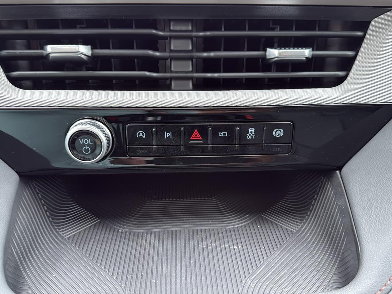 Ford Explorer Active w/100A Pkg 4WD 2027