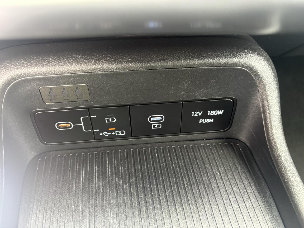Hyundai Kona SEL FWD 2025