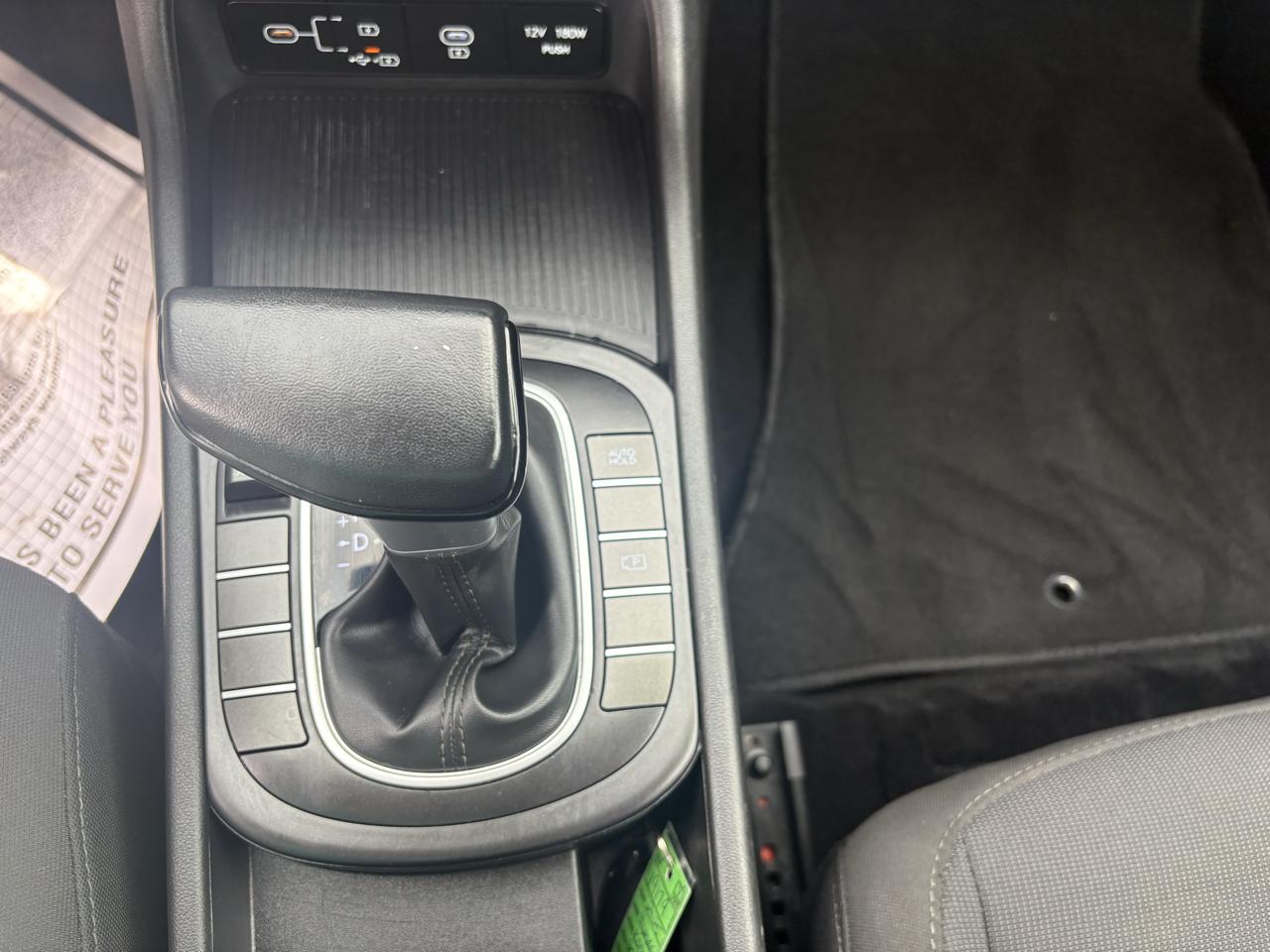 Hyundai Kona SEL FWD 2025