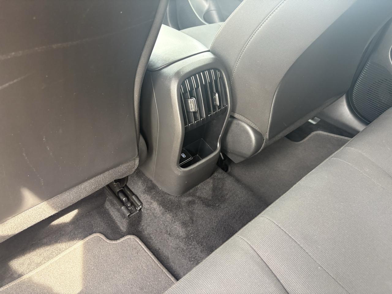 Hyundai Kona SEL FWD 2025