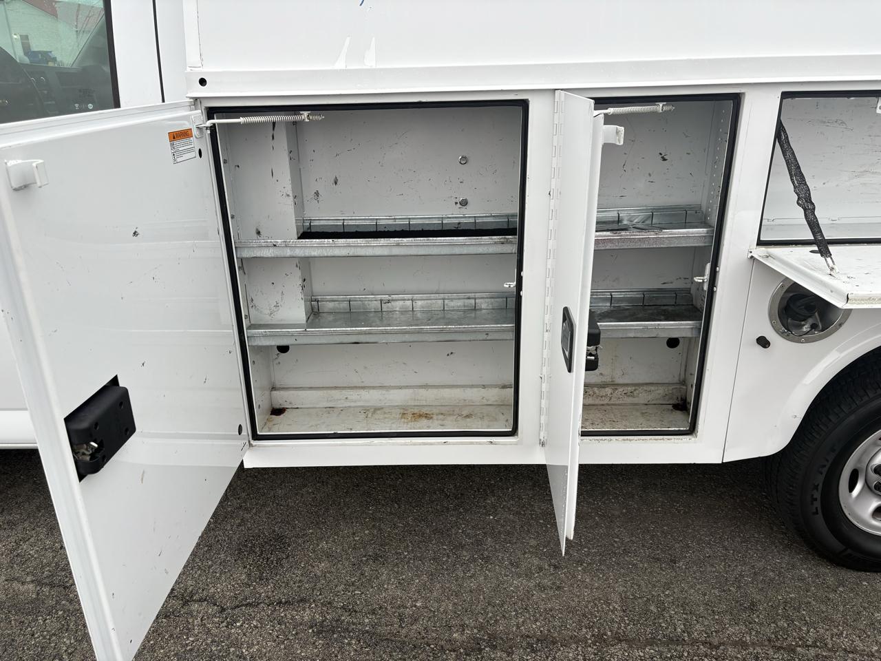 Chevrolet Express Commercial Cutaway 3500 Van 139" 2020