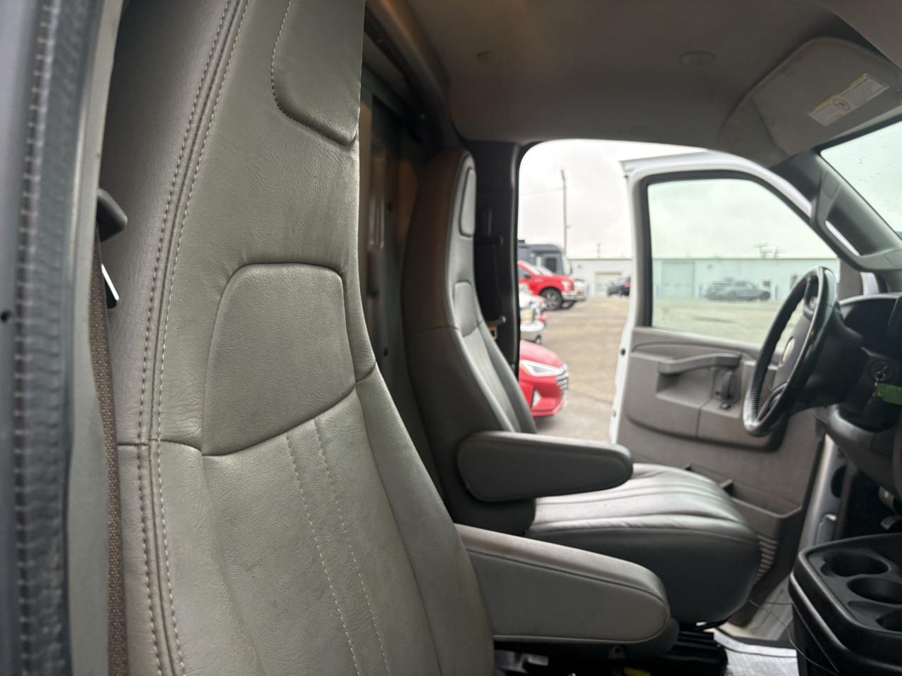 Chevrolet Express Commercial Cutaway 3500 Van 139" 2020