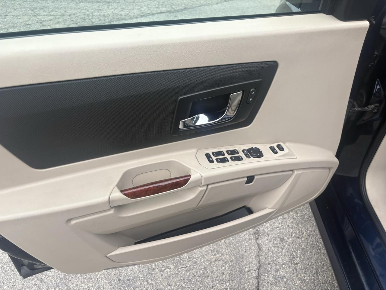 Cadillac SRX 4dr V6 SUV 2004