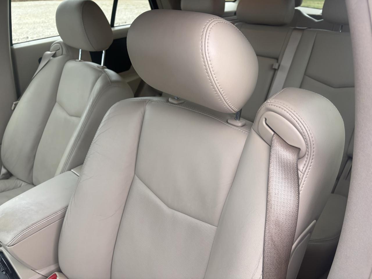 Cadillac SRX 4dr V6 SUV 2004