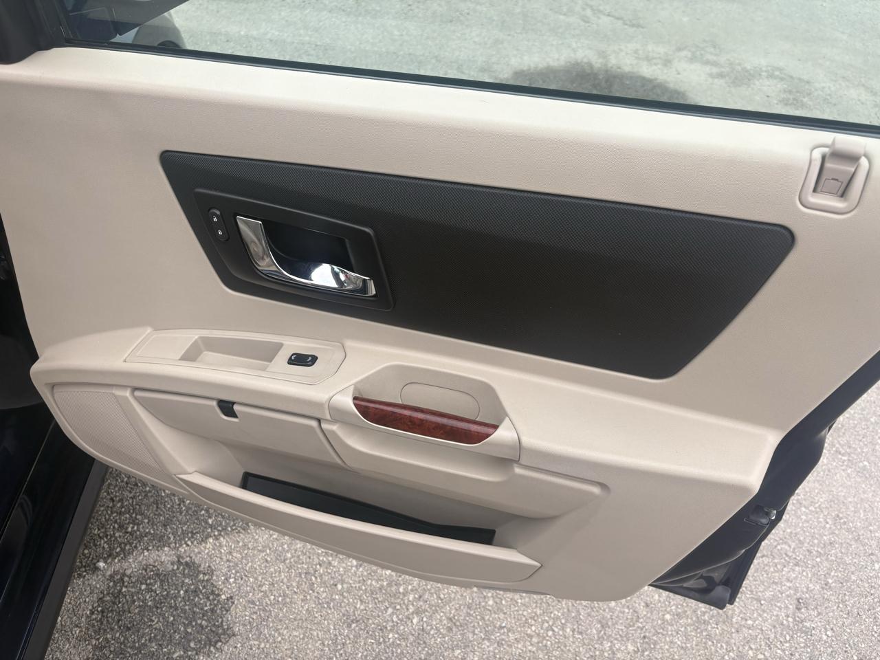 Cadillac SRX 4dr V6 SUV 2004