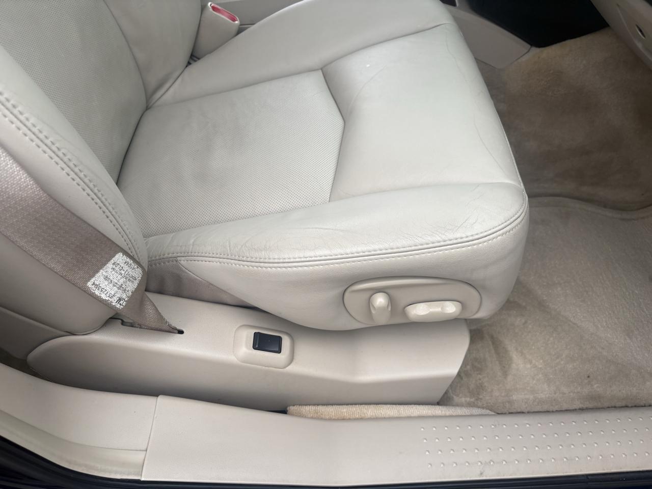 Cadillac SRX 4dr V6 SUV 2004