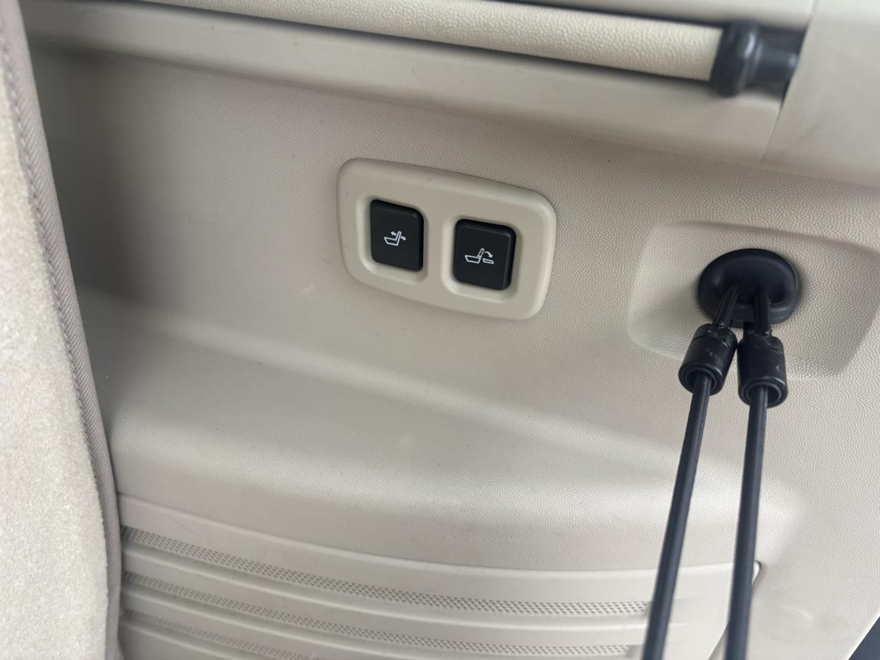 Cadillac SRX 4dr V6 SUV 2004