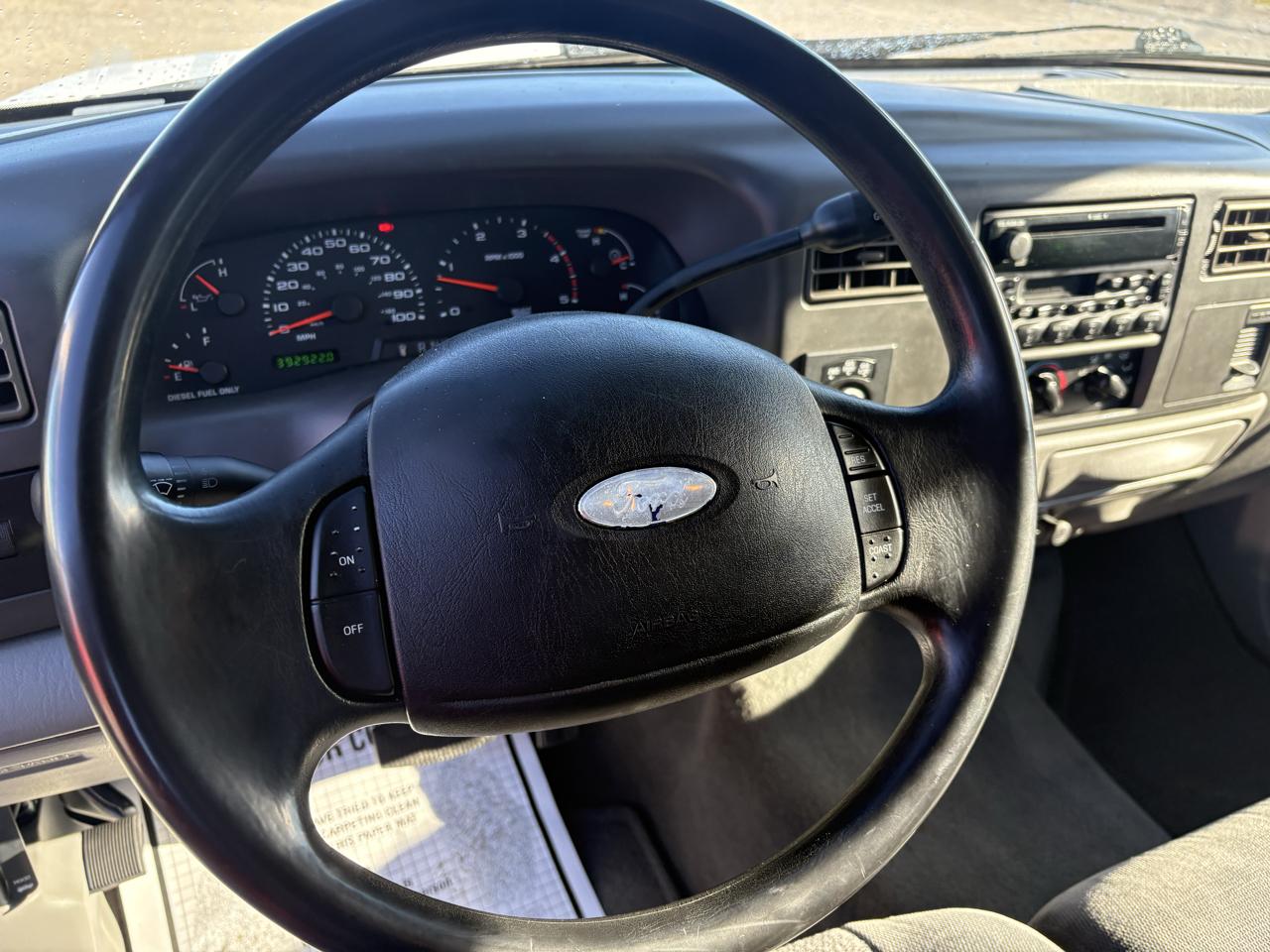 Ford Super Duty F-350 DRW Crew Cab 172" XLT 2003