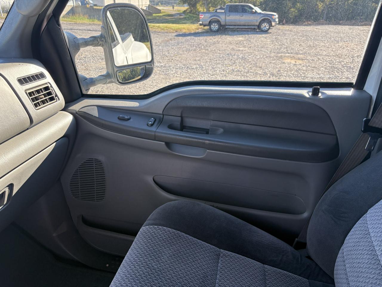 Ford Super Duty F-350 DRW Crew Cab 172" XLT 2003