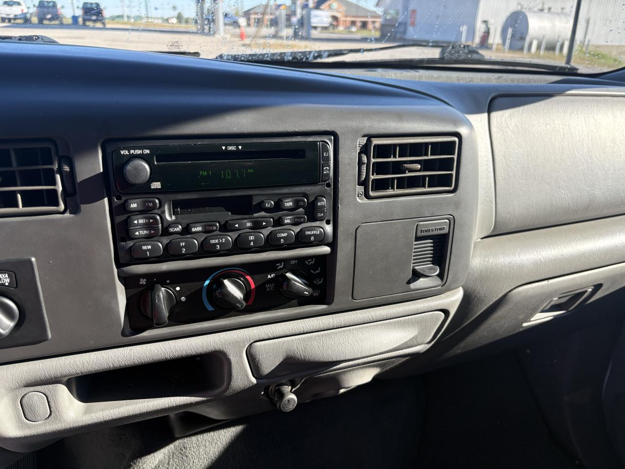 Ford Super Duty F-350 DRW Crew Cab 172" XLT 2003