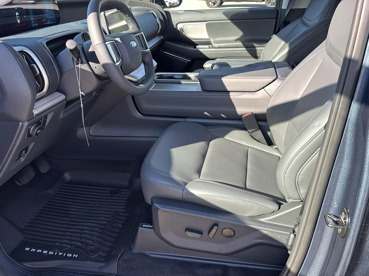 Ford Expedition Max Active 4x4 2027