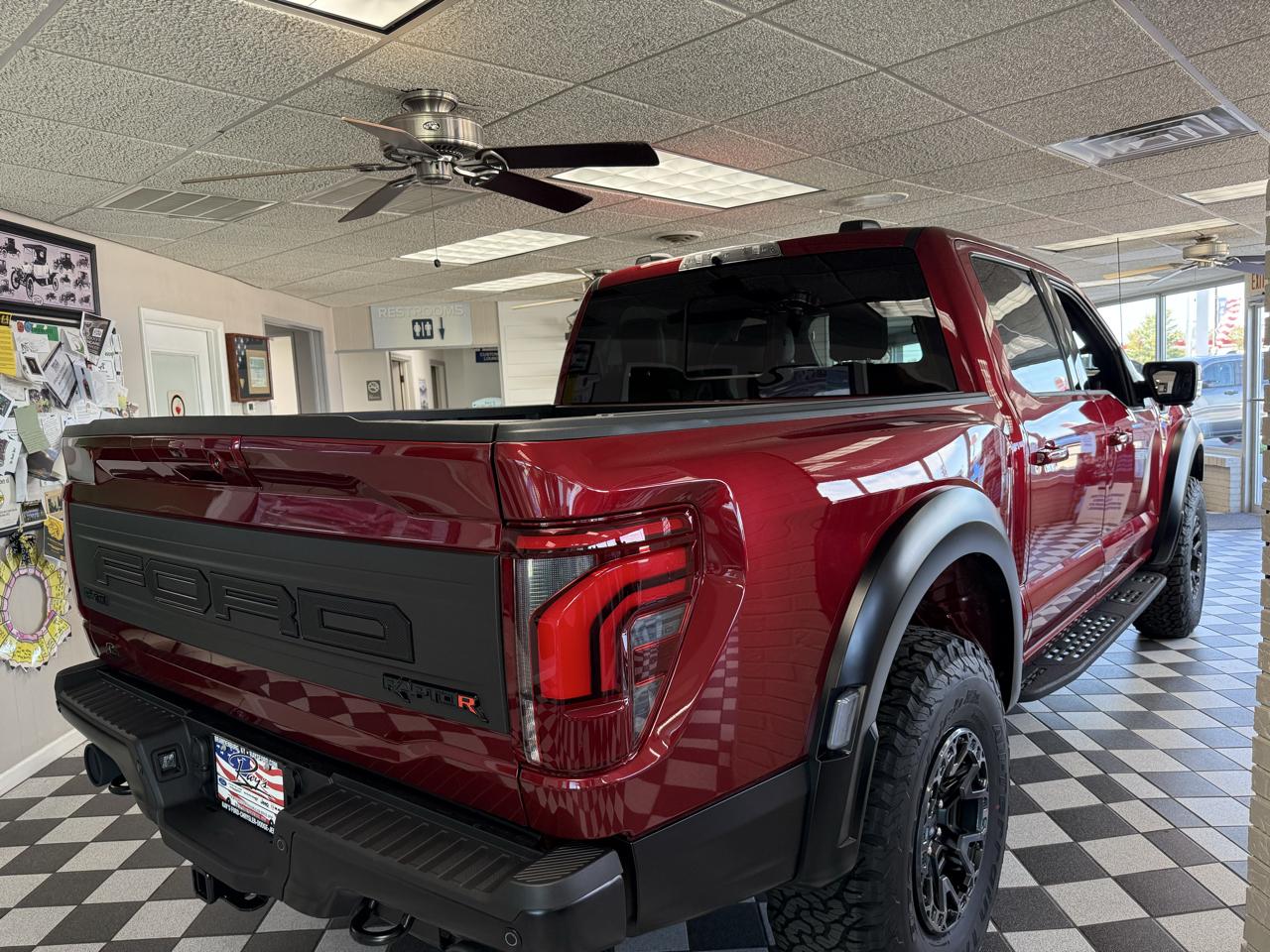 Ford F-150 Raptor 4WD SuperCrew 5.5' Box 2026