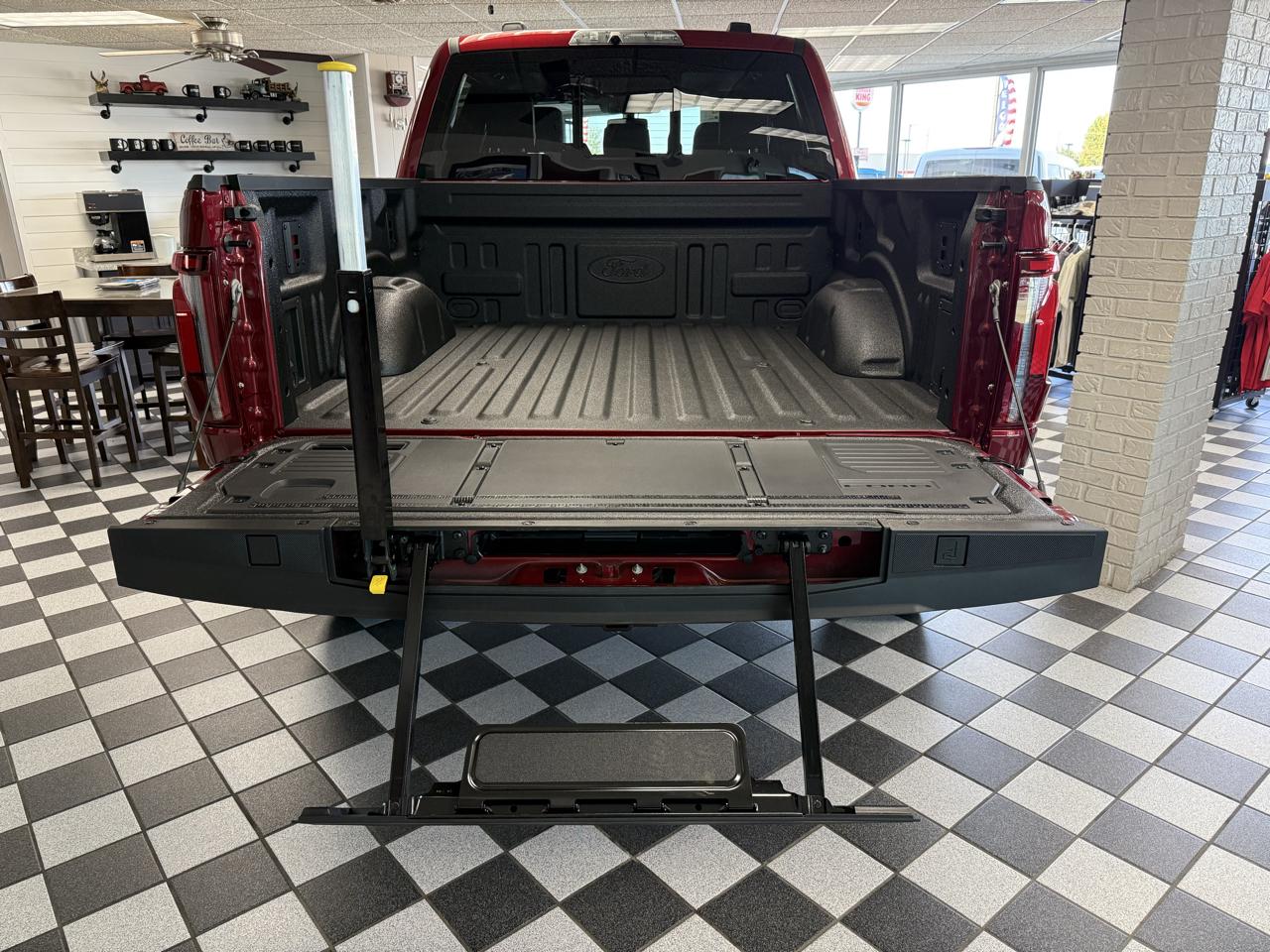 Ford F-150 Raptor 4WD SuperCrew 5.5' Box 2026