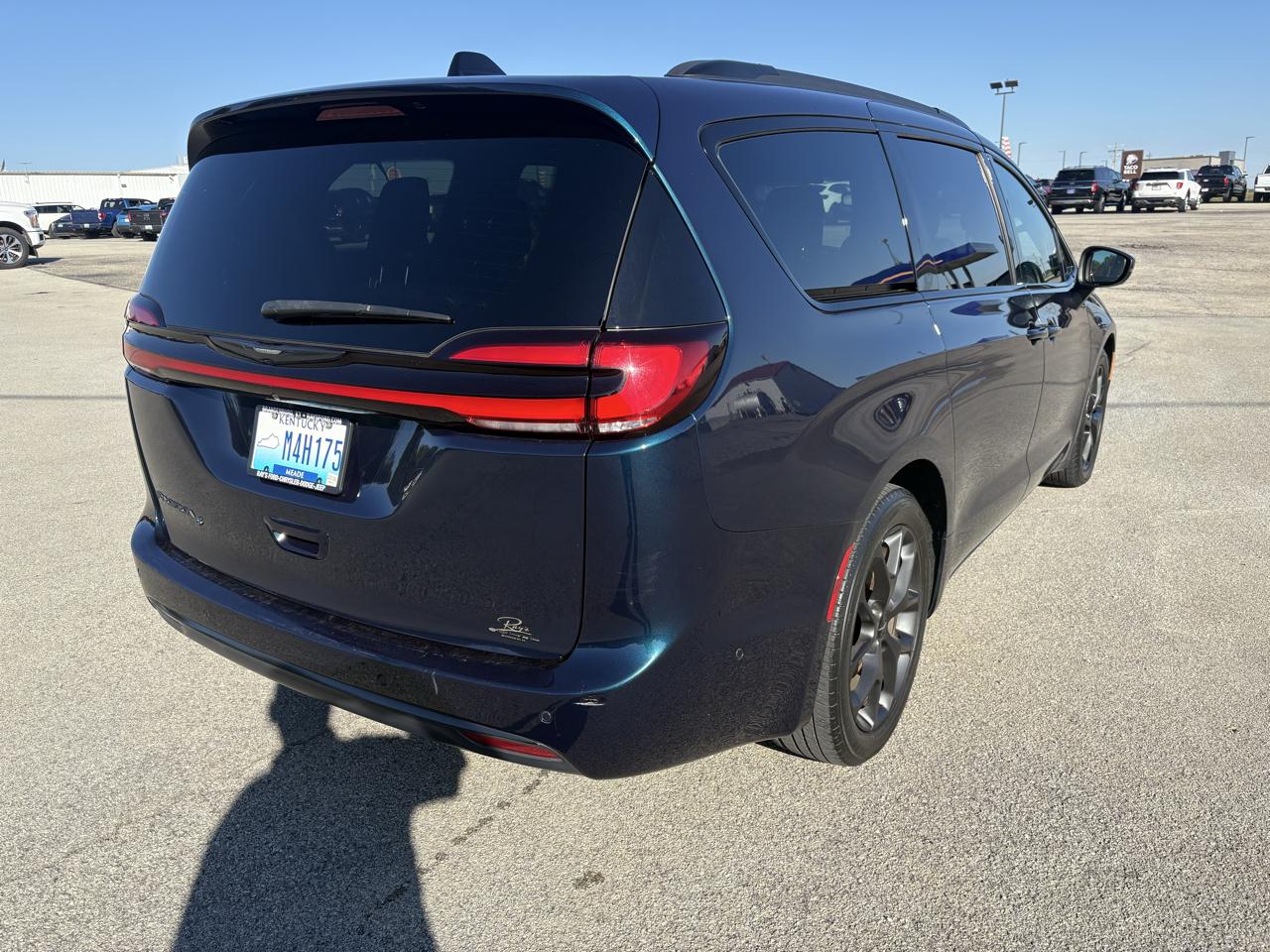 Chrysler Pacifica Touring L FWD 2023