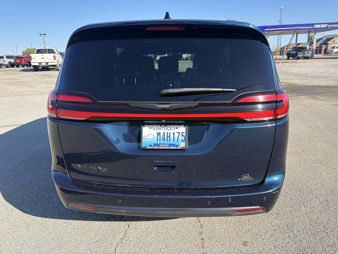 Chrysler Pacifica Touring L FWD 2023