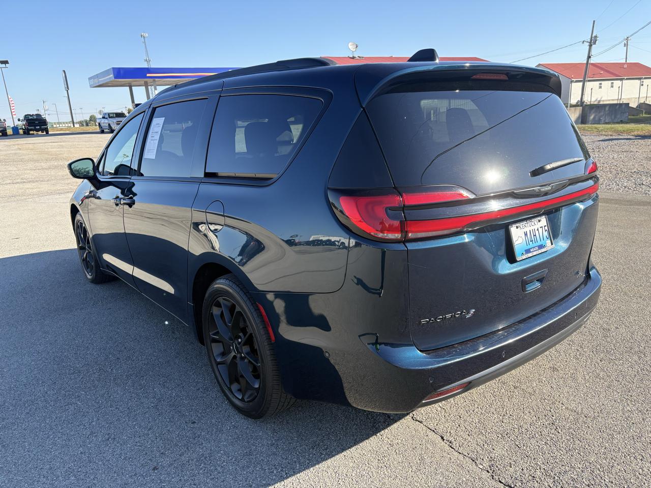 Chrysler Pacifica Touring L FWD 2023