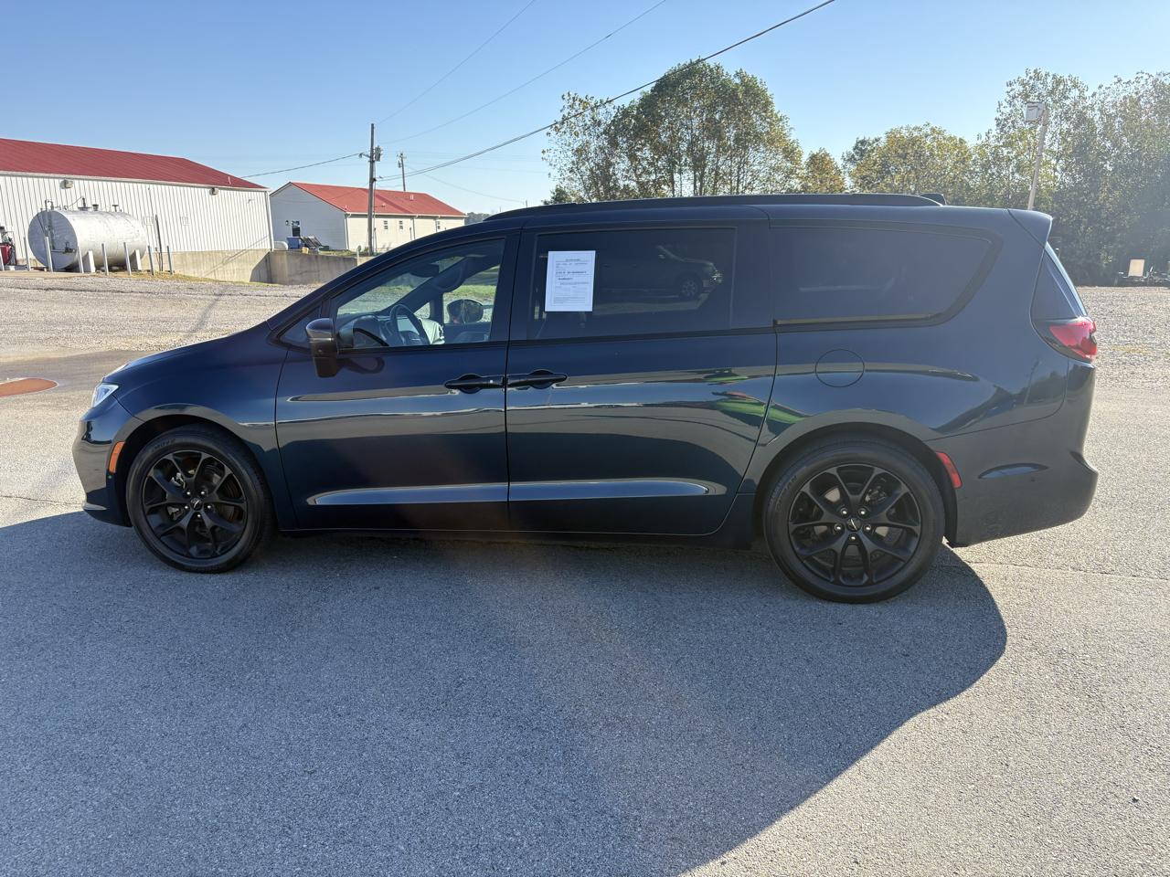 Chrysler Pacifica Touring L FWD 2023