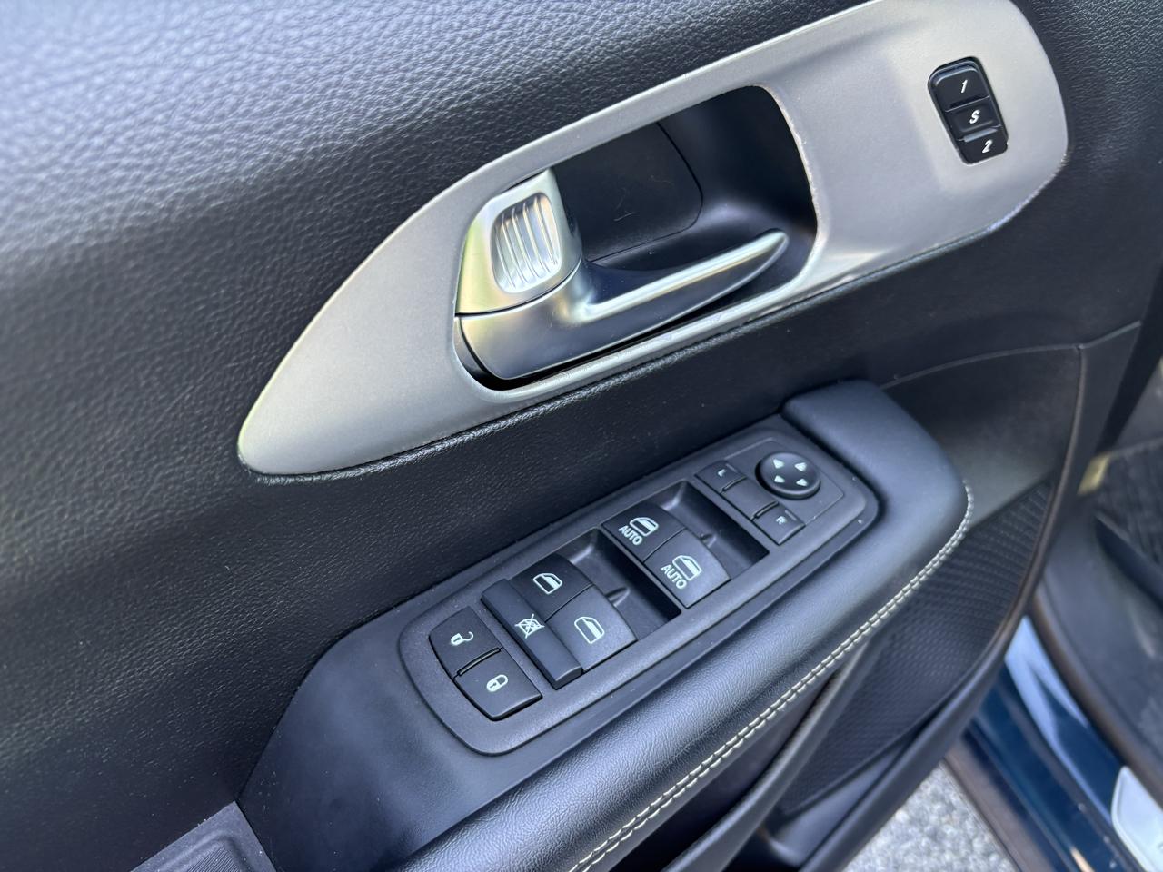 Chrysler Pacifica Touring L FWD 2023