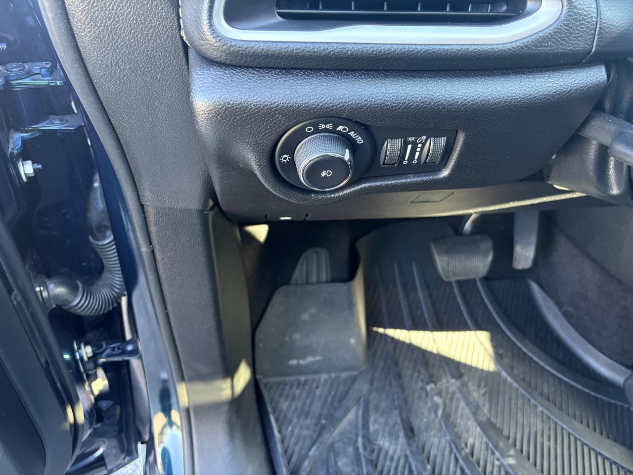 Chrysler Pacifica Touring L FWD 2023