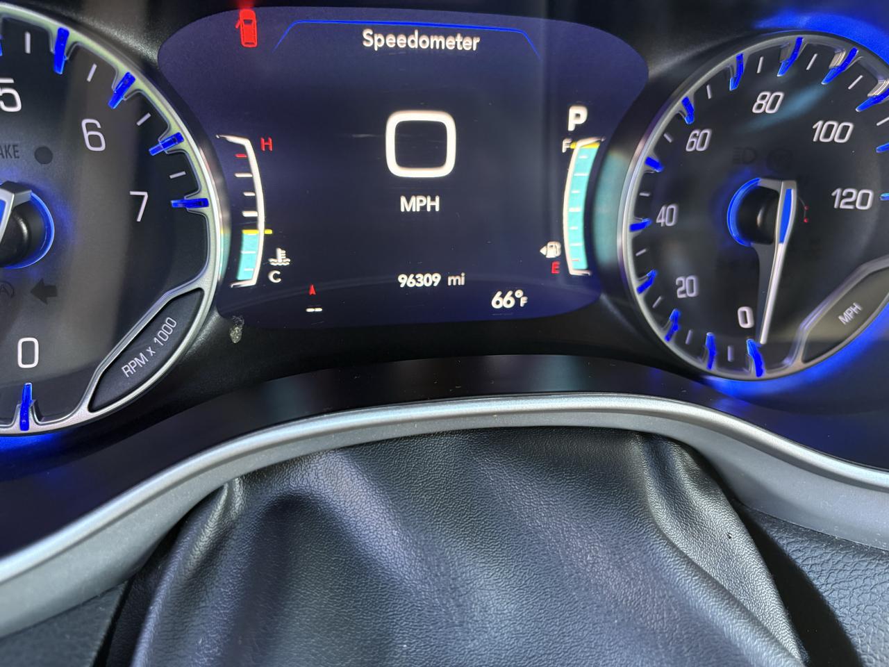 Chrysler Pacifica Touring L FWD 2023