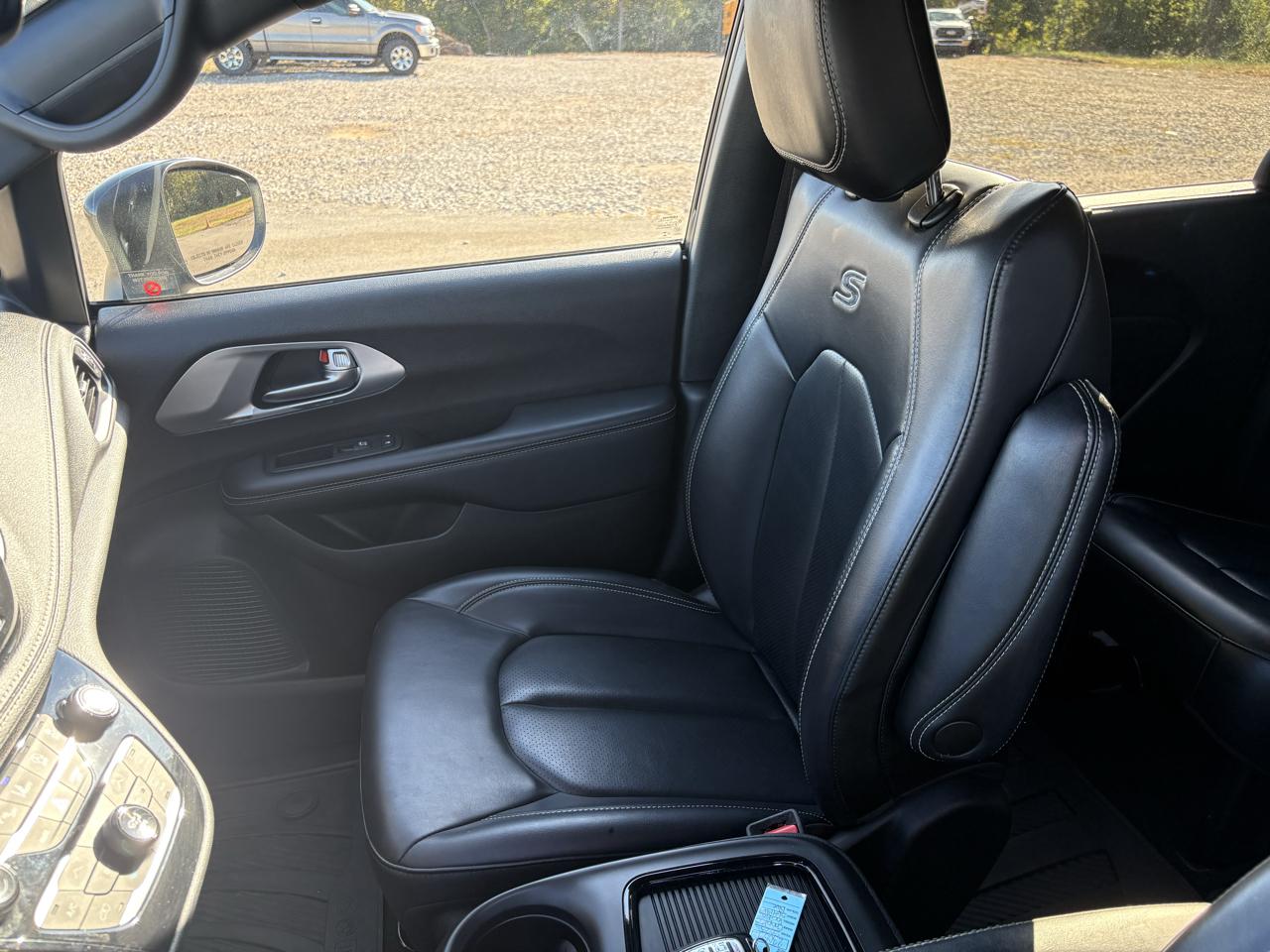 Chrysler Pacifica Touring L FWD 2023