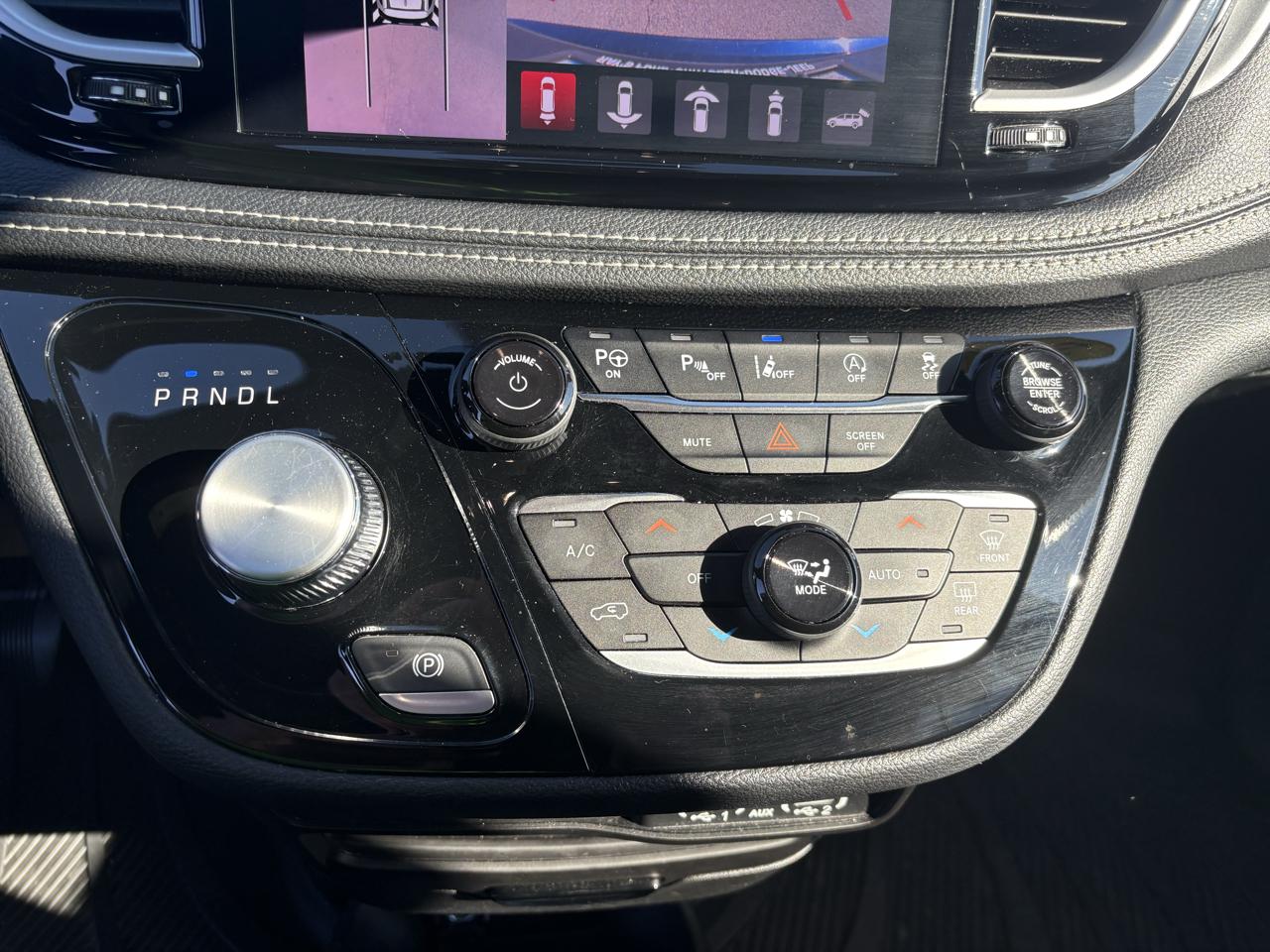 Chrysler Pacifica Touring L FWD 2023