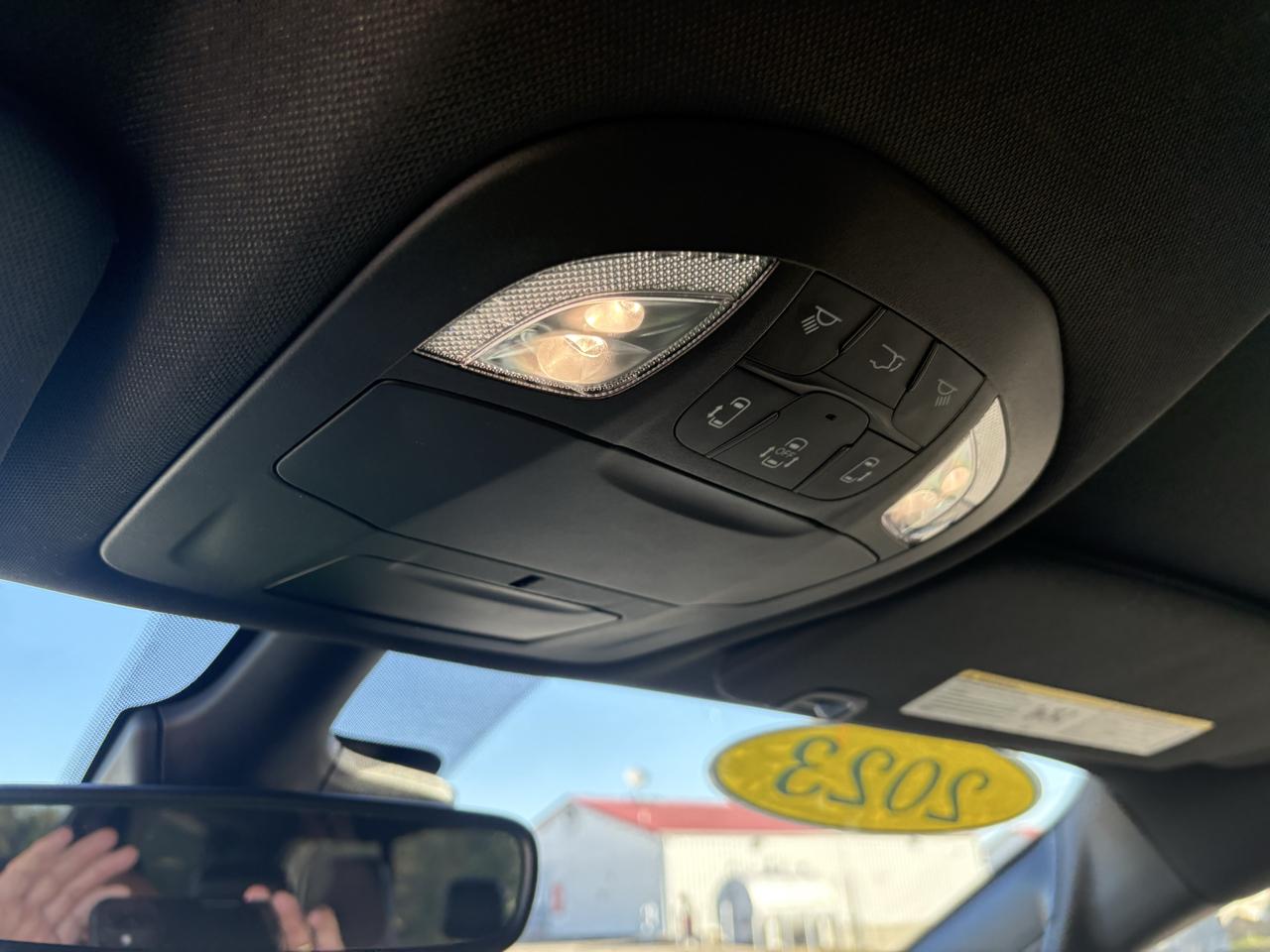 Chrysler Pacifica Touring L FWD 2023