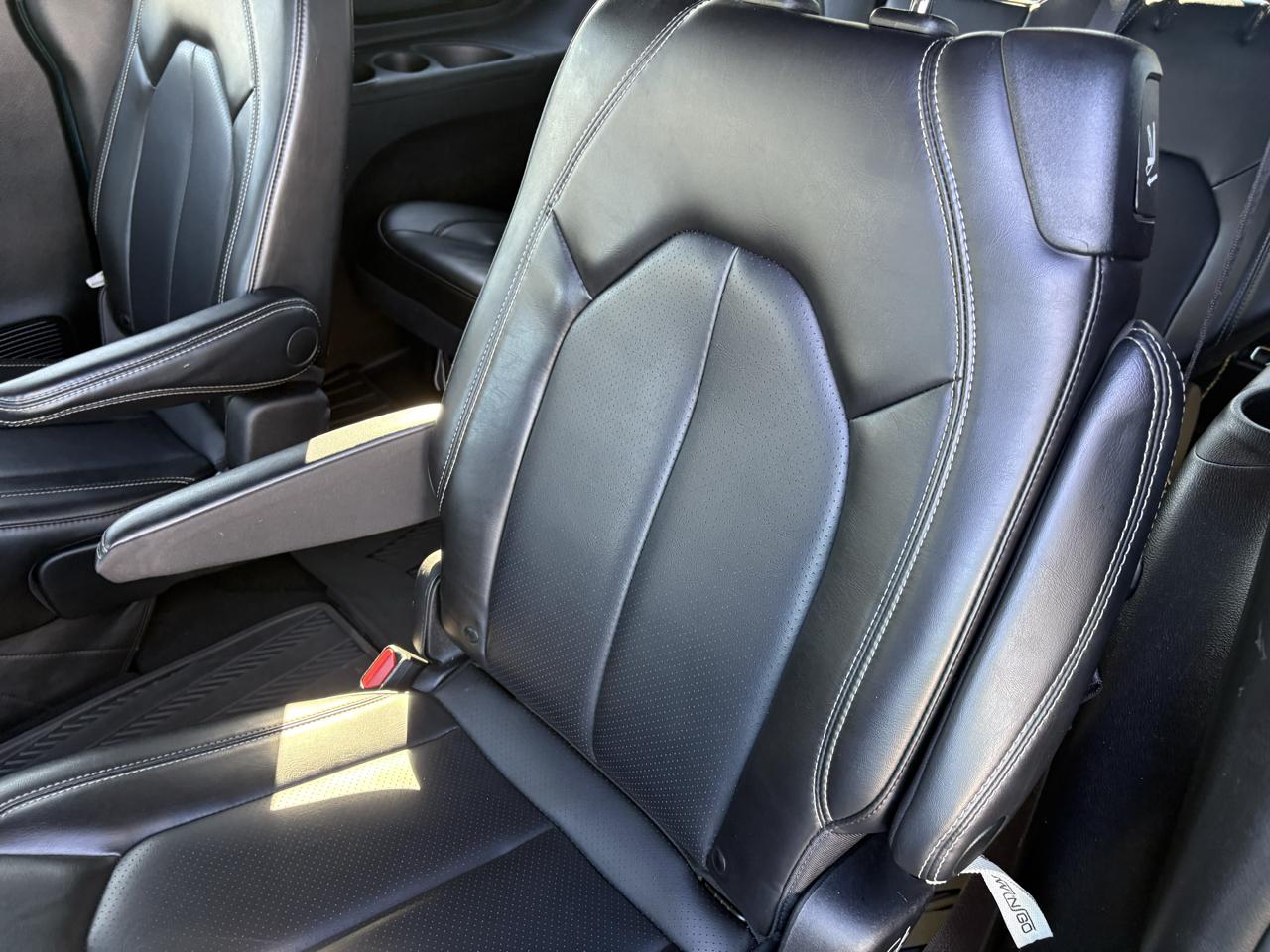 Chrysler Pacifica Touring L FWD 2023