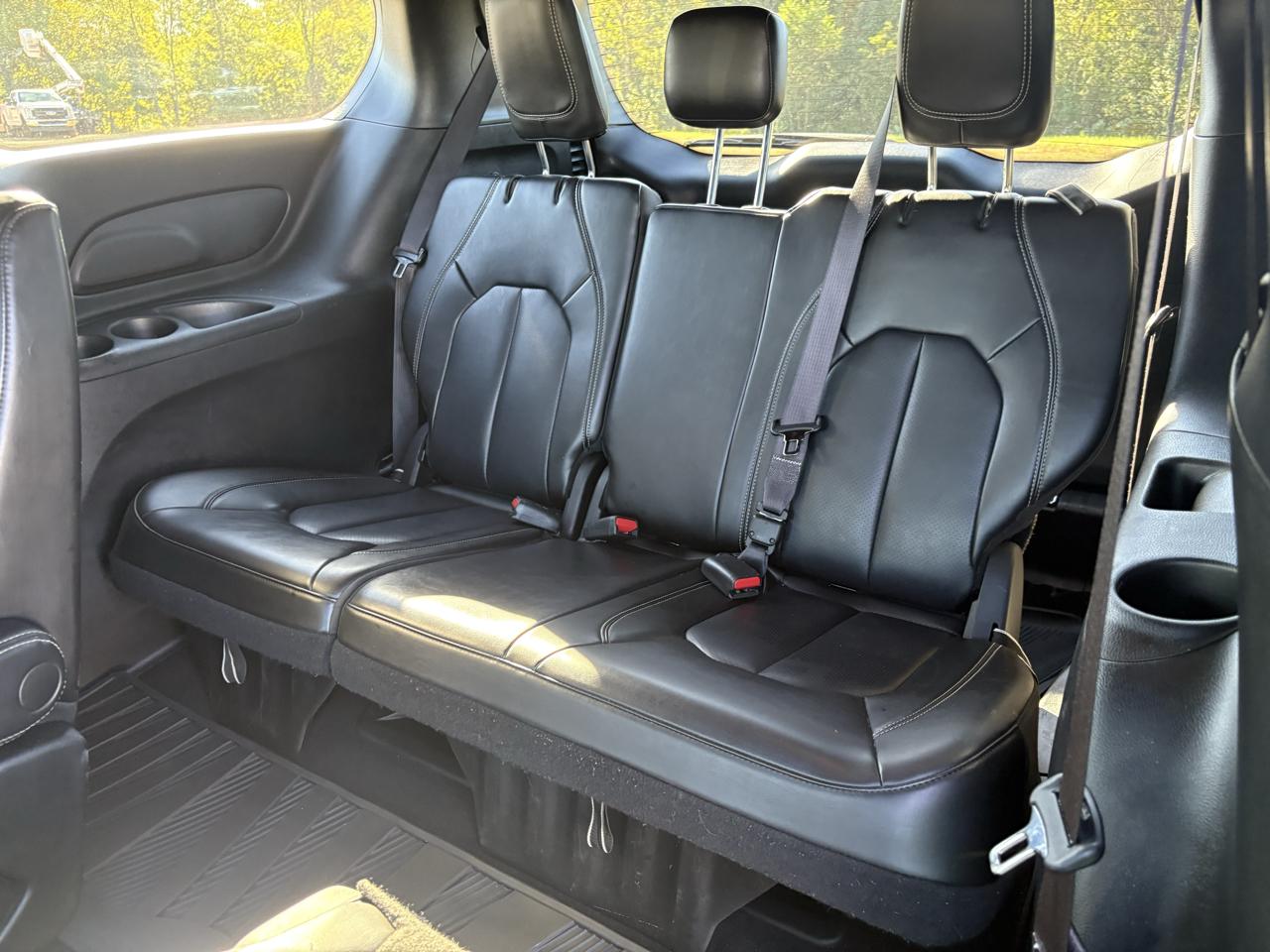 Chrysler Pacifica Touring L FWD 2023