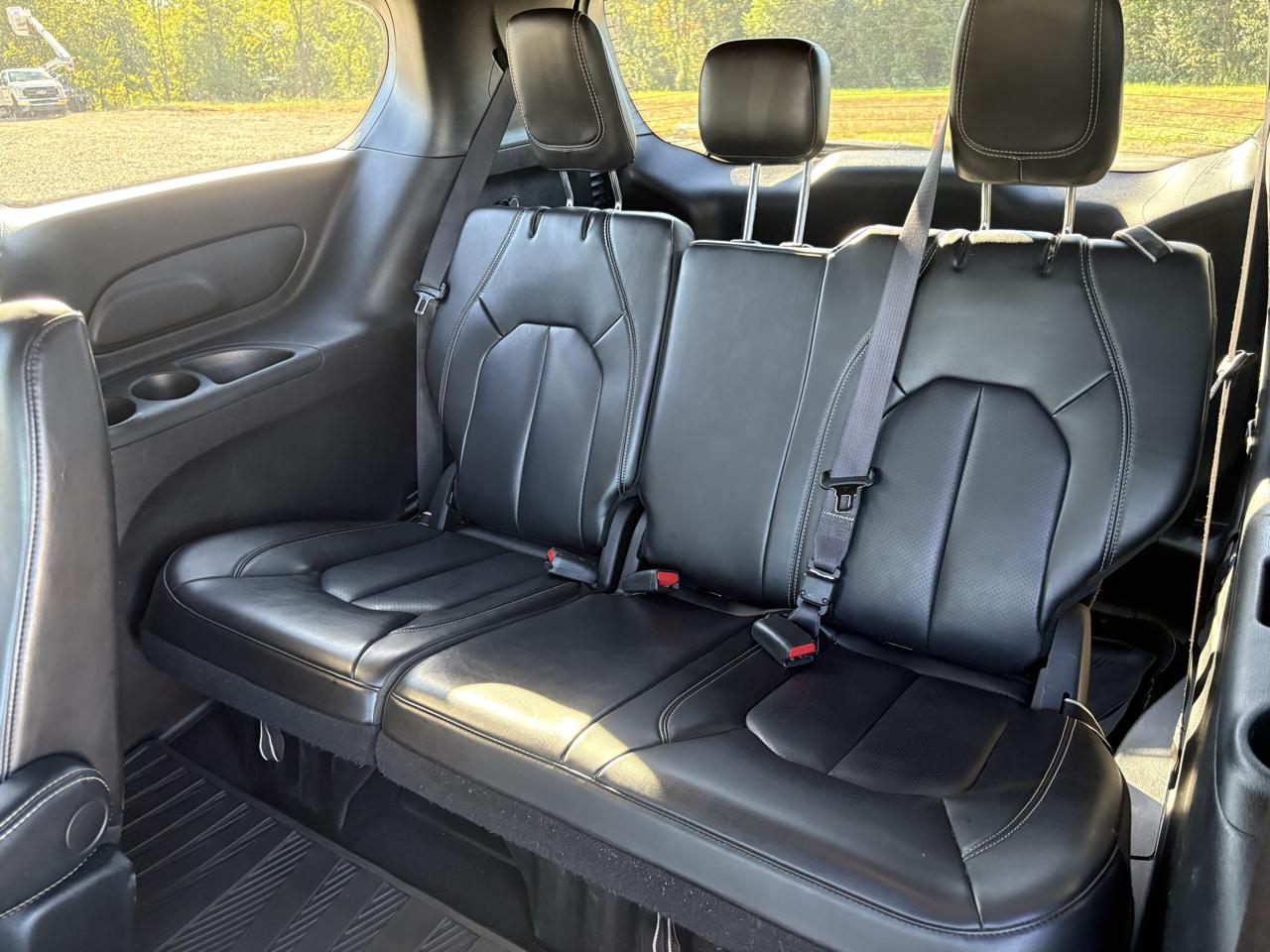 Chrysler Pacifica Touring L FWD 2023