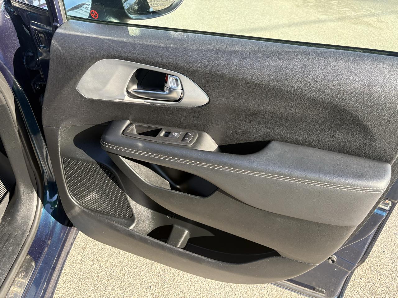 Chrysler Pacifica Touring L FWD 2023