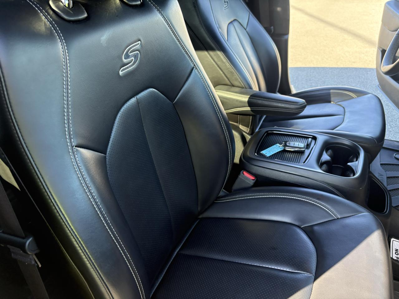 Chrysler Pacifica Touring L FWD 2023