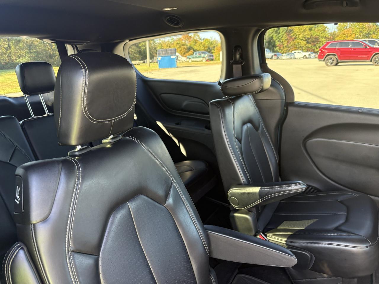 Chrysler Pacifica Touring L FWD 2023