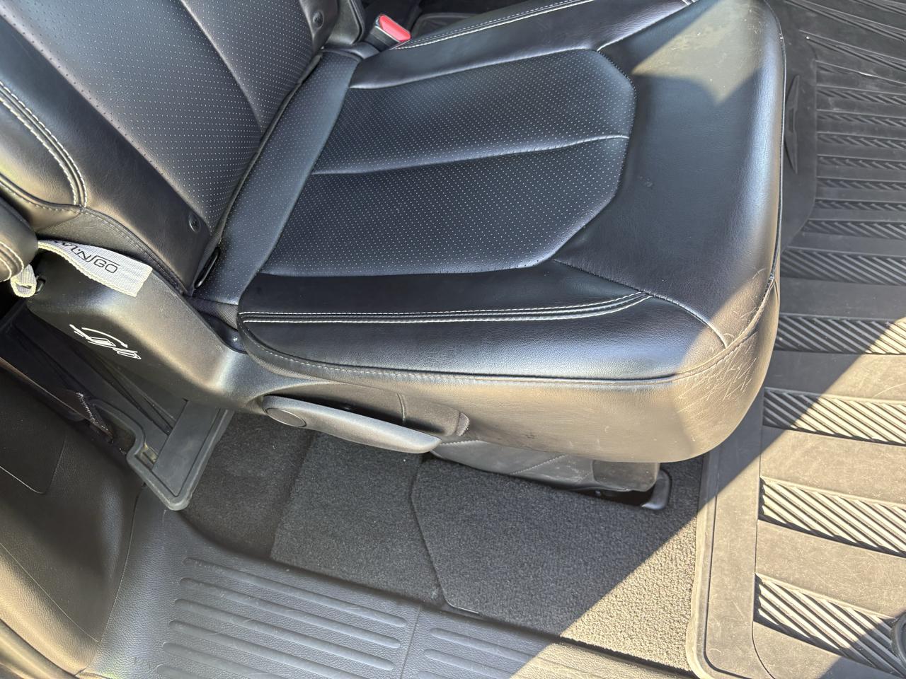 Chrysler Pacifica Touring L FWD 2023