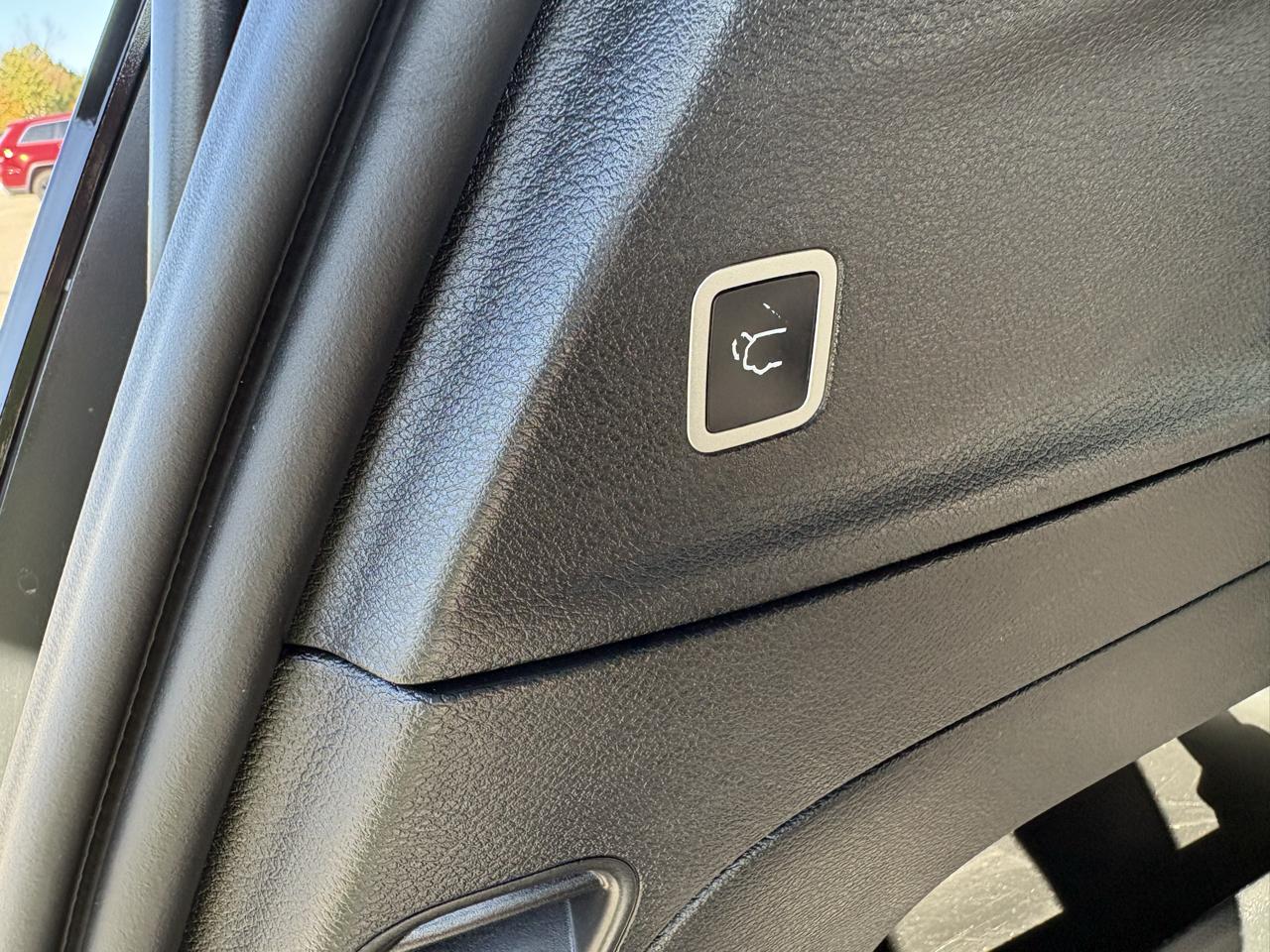 Chrysler Pacifica Touring L FWD 2023